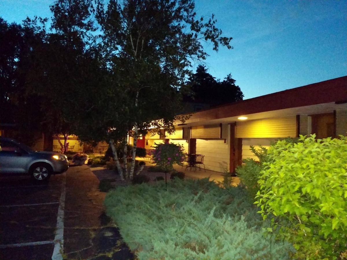 The Usonian Inn Llc Spring Green Exterior foto